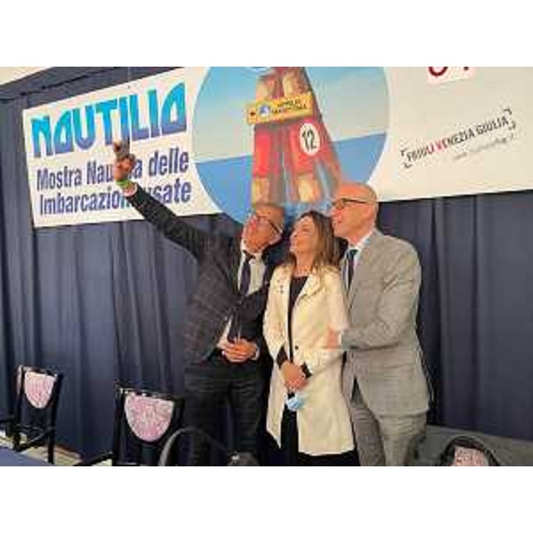 Il presidente del Cr Fvg, Piero Mauro Zanin, insieme al sindaco di Latisana, Lanfranco Sette, e alla consigliera regionale Maddalena Spagnolo (Lega) - Il presidente del Cr Fvg, Piero Mauro Zanin, insieme al sindaco di Latisana, Lanfranco Sette, e alla consigliera regionale Maddalena Spagnolo (Lega)