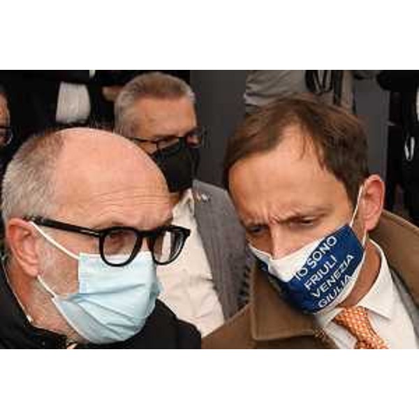 Il governatore del Friuli Venezia Giulia Massimiliano Fedriga e il vicegovernatore Riccardo Riccardi durante linaugurazione della Cittadella della salute sociosanitaria dellAzienda sanitaria Friuli Occidentale a Pordenone. - Il governatore del Friuli Venezia Giulia Massimiliano Fedriga e il vicegovernatore Riccardo Riccardi durante linaugurazione della Cittadella della salute sociosanitaria dellAzienda sanitaria Friuli Occidentale a Pordenone.