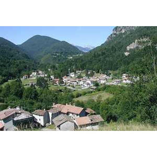 Frazione Campone di Tramonti di Sotto (Pordenone). Foto: Archivio del Corpo forestale regionale - Marco Pradella