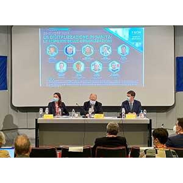 Una fase della tavola rotonda svoltasi oggi a Pordenone - Una fase della tavola rotonda svoltasi oggi a Pordenone