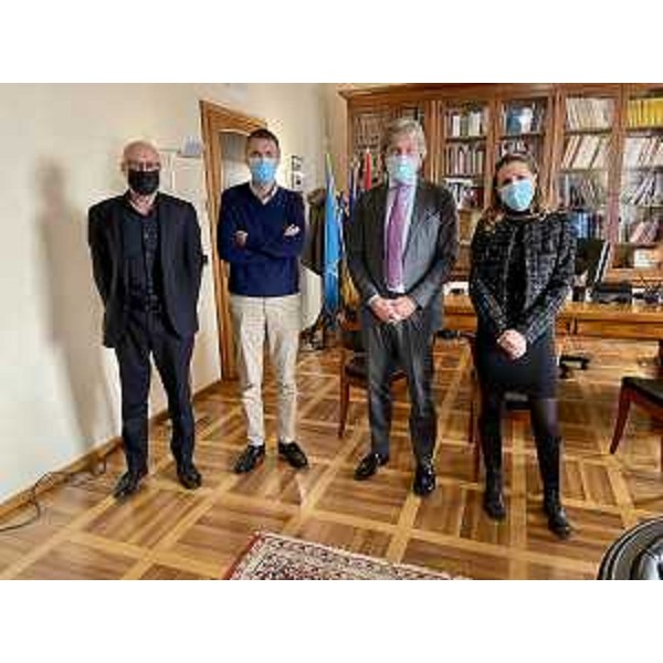 L'assessore regionale alle Attività produttive Sergio Emidio Bini insieme al sindaco di Pordenone Alessandro Ciriani e agli assessori Miot e Parigi - L'assessore regionale alle Attività produttive Sergio Emidio Bini insieme al sindaco di Pordenone Alessandro Ciriani e agli assessori Miot e Parigi