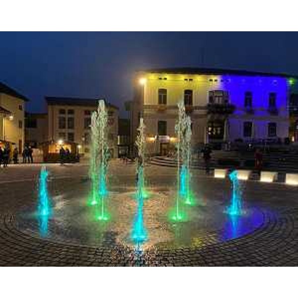 Piazza dell'Unità d'Italia a Tarvisio. - Piazza dell'Unità d'Italia a Tarvisio.