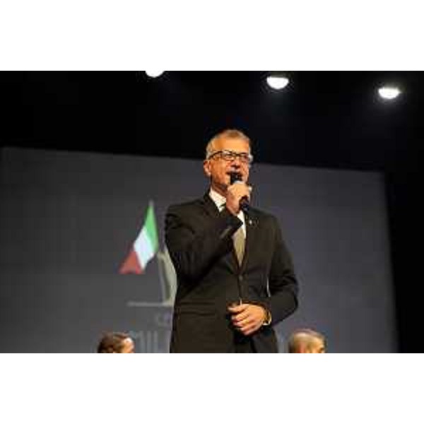 Il presidente del Cr Fvg, Piero Mauro Zanin, prende la parola al termine della rappresentazione - Il presidente del Cr Fvg, Piero Mauro Zanin, prende la parola al termine della rappresentazione