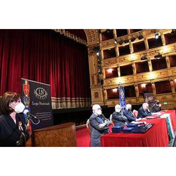 L'assessore regionale a Lavoro, formazione e istruzione Alessia Rosolen in occasione della cerimonia di celebrazione dei 130 anni di fondazione della Lega nazionale. - L'assessore regionale a Lavoro, formazione e istruzione Alessia Rosolen in occasione della cerimonia di celebrazione dei 130 anni di fondazione della Lega nazionale.