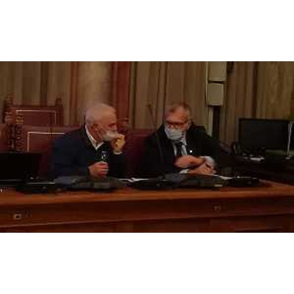 Piero Mauro Zanin (a destra) con l'economista Fulvio Mattioni durante il convegno di Udine - Piero Mauro Zanin (a destra) con l'economista Fulvio Mattioni durante il convegno di Udine