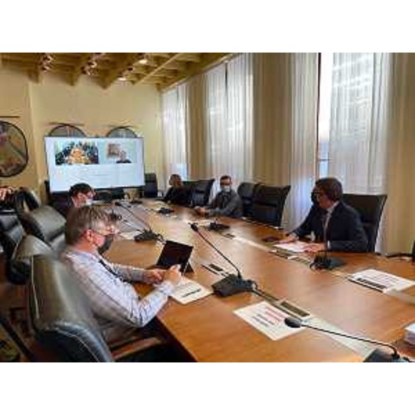 Una fase della conferenza stampa ospitata nella sala Gialla del palazzo del Consiglio regionale Fvg - Una fase della conferenza stampa ospitata nella sala Gialla del palazzo del Consiglio regionale Fvg