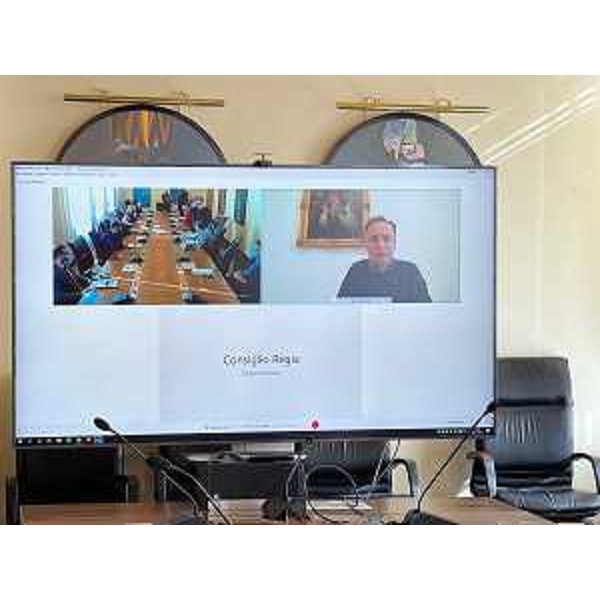 Il consigliere regionale Igor Gabrovec (Ssk) modera l'incontro in modalità telematica - Il consigliere regionale Igor Gabrovec (Ssk) modera l'incontro in modalità telematica