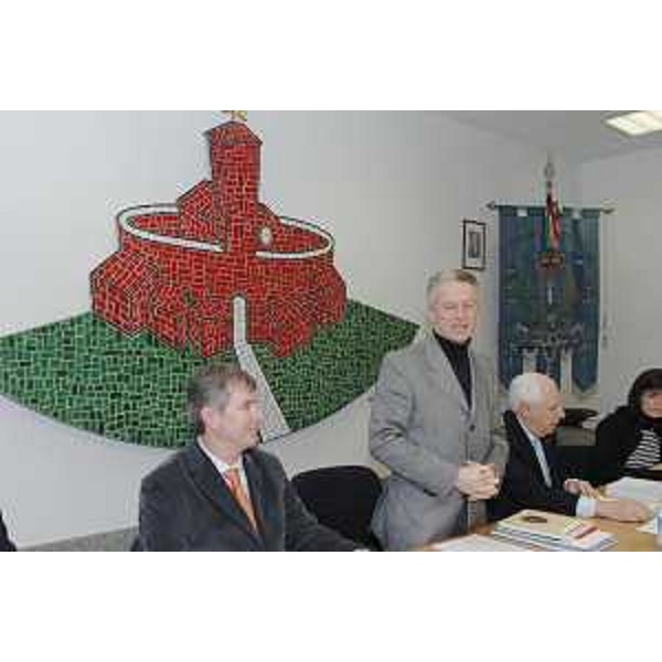 Riccardo Illy (Presidente Regione Friuli Venezia Giulia) e Amleto Tosone (Sindaco Lestizza) nel corso dei lavori della Giunta regionale riunita a Lestizza. (Lestizza 18/01/08)
