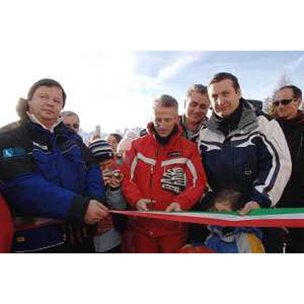Riccardo Illy (Presidente Regione Friuli Venezia Giulia), Carlo Monai (Vicepresidente Consiglio regionale) ed Enzo Marsilio (Assessore regionale Montagna) all'inaugurazione di due seggiovie quadriposto ad agganciamento automatico sul Varmost a Forni di Sopra. (Forni di Sopra 18/01/08) 