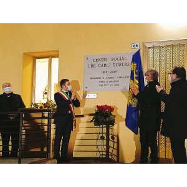 Lo scoprimento della targa alla memoria di don Carlo Dorligh - Lo scoprimento della targa alla memoria di don Carlo Dorligh