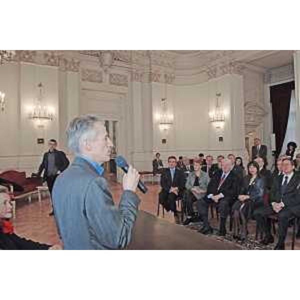 Riccardo Illy (Presidente Friuli Venezia Giulia) nel corso dell'incontro al Palazzo del Governo, in piazza Unità d'Italia, con il Corpo consolare di Trieste. (Trieste 23/01/08)