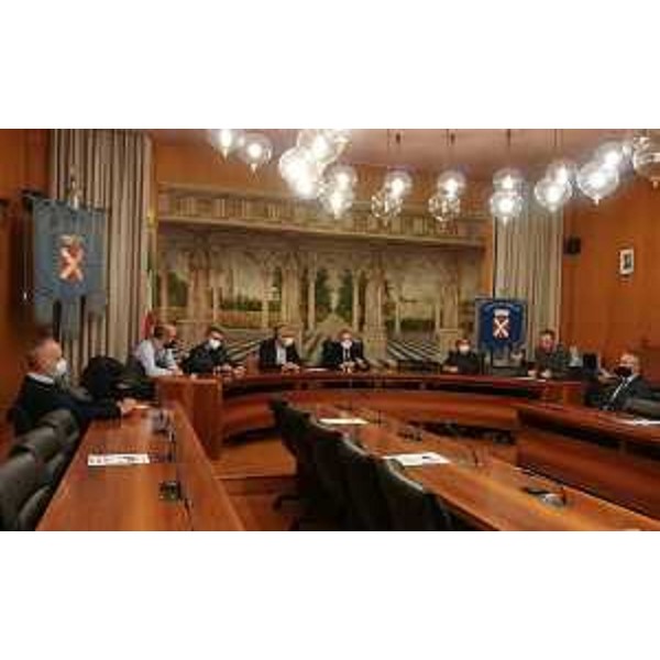 La sala municipale di Codroipo che ha ospitato la presentazione del libro - La sala municipale di Codroipo che ha ospitato la presentazione del libro
