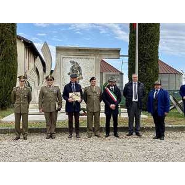 La cerimonia di intitolazione della piazzetta a Pocenia - La cerimonia di intitolazione della piazzetta a Pocenia