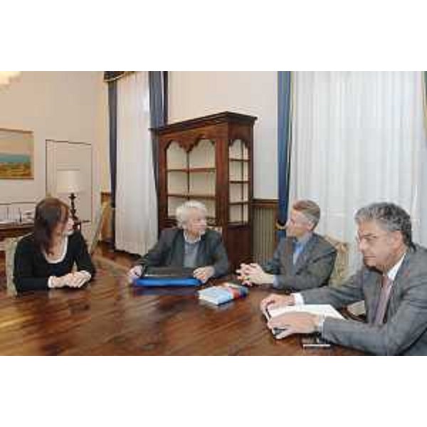 Laura Angiulli (Autrice e Regista), Predrag Matvejevic (Scrittore), Riccardo Illy (Presidente Friuli Venezia Giulia) e Roberto Antonaz (Assessore regionale Cultura) nella sede della Regione a Trieste. (Trieste 23/01/08)
