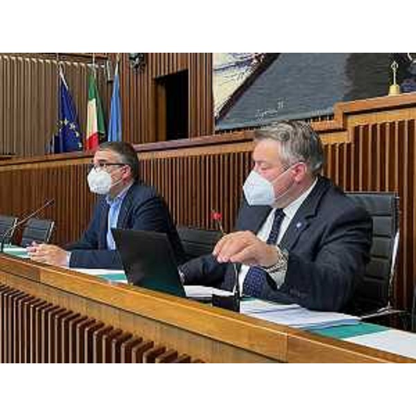 L'assessore regionale Pierpaolo Roberti, insieme al presidente della V Commissione, Diego Bernardis (Lega) - L'assessore regionale Pierpaolo Roberti, insieme al presidente della V Commissione, Diego Bernardis (Lega)