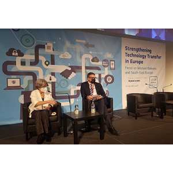 L'assessore Roberti interviene alla conferenza internazionale "Rafforzare il trasferimento tecnologico in Europa: focus sui Balcani occidentali e l'Europa sudorientale" - L'assessore Roberti interviene alla conferenza internazionale "Rafforzare il trasferimento tecnologico in Europa: focus sui Balcani occidentali e l'Europa sudorientale"