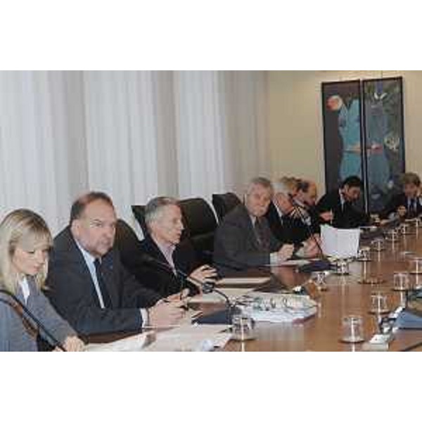 Roberto Cosolini (Assessore regionale Lavoro) e Riccardo Illy (Presidente Friuli Venezia Giulia) alla prima riunione del Tavolo sulla semplificazione amministrativa, in Consiglio regionale a Trieste. (Trieste 04/02/08)