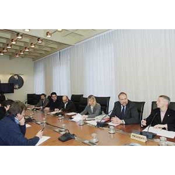 Roberto Cosolini (Assessore regionale Lavoro) e Riccardo Illy (Presidente Friuli Venezia Giulia) alla prima riunione del Tavolo sulla semplificazione amministrativa, in Consiglio regionale a Trieste. (Trieste 04/02/08)