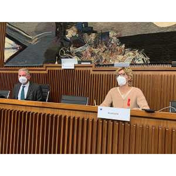 L'assessore regionale alle Finanze Barbara Zilli durante i lavori della I Commissione - L'assessore regionale alle Finanze Barbara Zilli durante i lavori della I Commissione