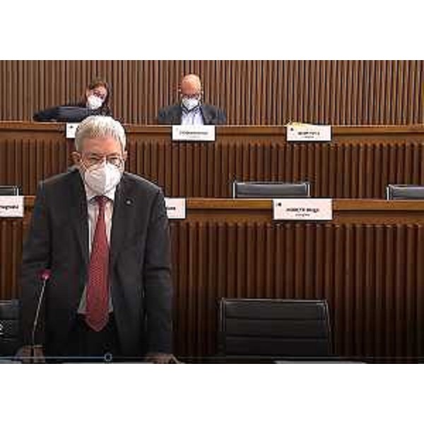 Furio Honsell (Open Sinistra Fvg) e i banchi delle Opposizioni in VI Commissione - Furio Honsell (Open Sinistra Fvg) e i banchi delle Opposizioni in VI Commissione