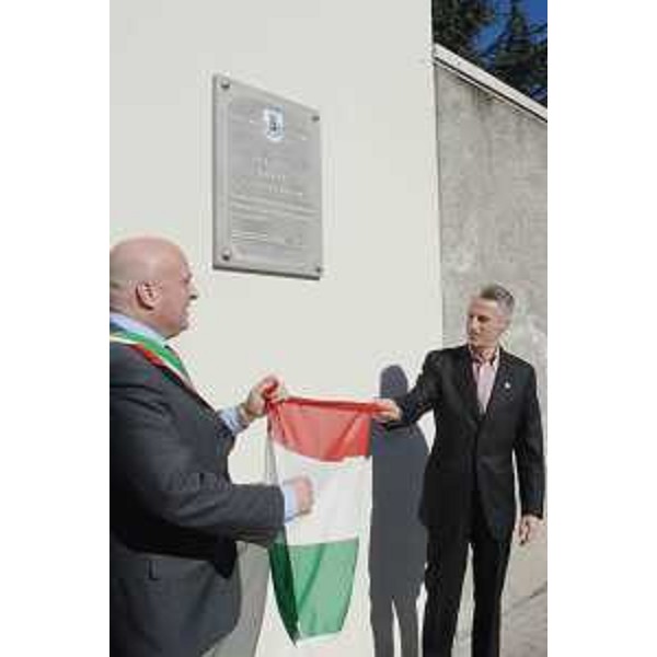 Loris Basso (Sindaco Corno di Rosazzo) e Riccardo Illy (Presidente Friuli Venezia Giulia) in occasione della riunione della Giunta regionale nel Comune di Corno di Rosazzo. (Corno di Rosazzo 08/02/08)