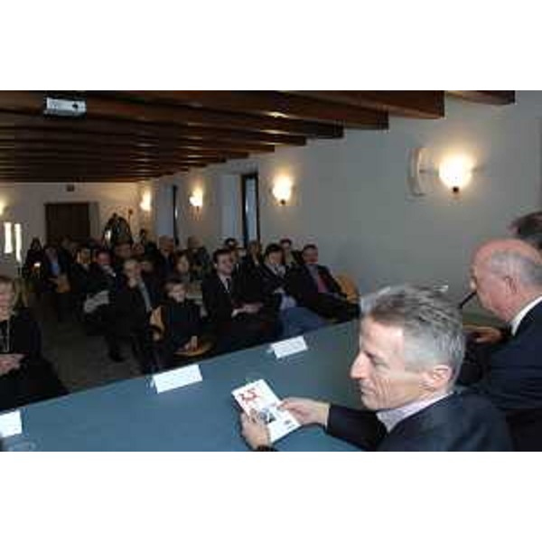 Riccardo Illy (Presidente Regione Friuli Venezia Giulia) alla presentazione del libro "Cambiare per vincere" di Alberto Garlini, all'Abbazia di Rosazzo. (Manzano 08/02/08)