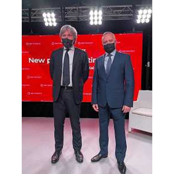 L'assessore regionale alle Attività produttive Sergio Emidio Bini all'inaugurazione della nuova linea di taglio al plasma nello stabilimento di San Giorgio di Nogaro di Metinvest, assieme all'amministratore delegato Viktor Dembitskiy. - L'assessore regionale alle Attività produttive Sergio Emidio Bini all'inaugurazione della nuova linea di taglio al plasma nello stabilimento di San Giorgio di Nogaro di Metinvest, assieme all'amministratore delegato Viktor Dembitskiy.