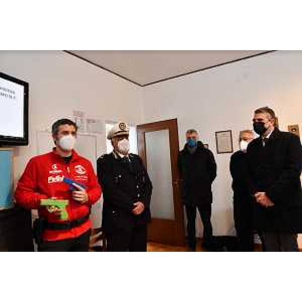 Un momento della visita dell'assessore Roberti al Poligono di tiro di Trieste. - Un momento della visita dell'assessore Roberti al Poligono di tiro di Trieste.