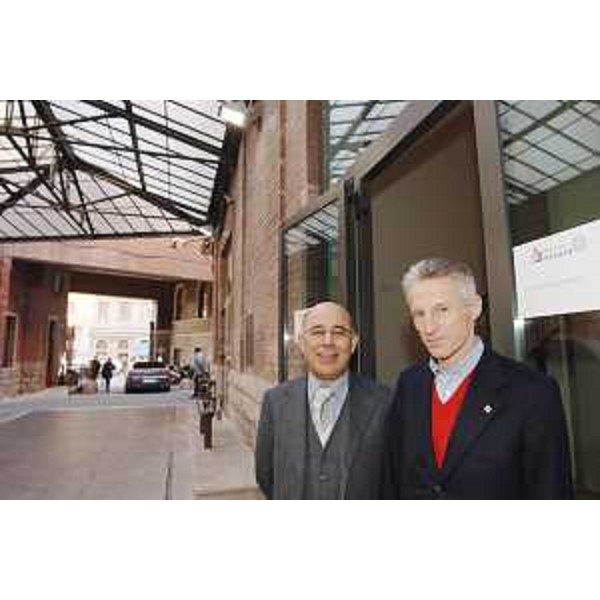Franco Latti (Direttore regionale Agenzia Entrate) e il Presidente della Regione nel corso dell'inaugurazione della nuova sede dell'Ufficio di Trieste dell'Agenzia delle Entrate, nel complesso dell'ex Fabbrica Stock di Roiano. (Trieste 13/02/08)