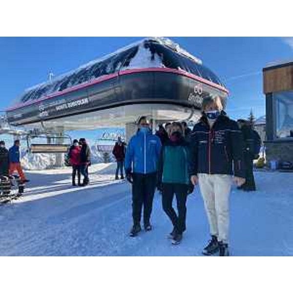 L'assessore regionale al Turismo Sergio Emidio Bini insieme alla collega di giunta Barbara Zilli e il vicepresidente del Consiglio regionale Stefano Mazzolini nei pressi dell'arrivo della seggiovia inaugurata oggi sullo Zoncolan - L'assessore regionale al Turismo Sergio Emidio Bini insieme alla collega di giunta Barbara Zilli e il vicepresidente del Consiglio regionale Stefano Mazzolini nei pressi dell'arrivo della seggiovia inaugurata oggi sullo Zoncolan