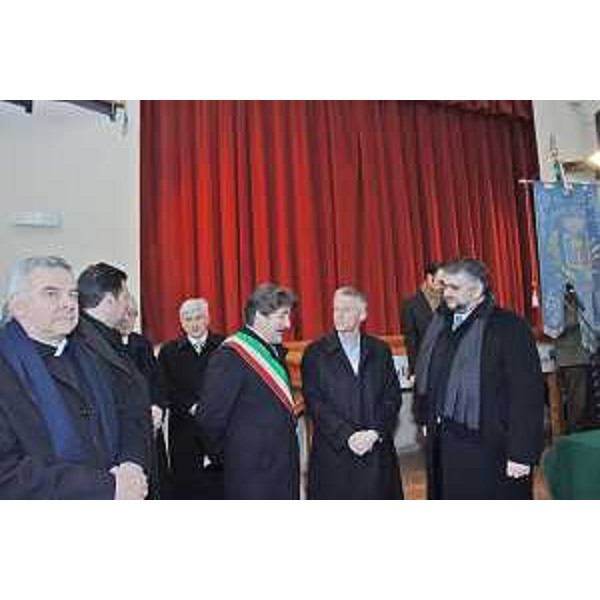 Il Presidente del Friuli Venezia Giulia (Illy) e Claudio Paiaro (Sindaco Carlino) alla cerimonia di commemorazione del 60° anniversario della morte di don Riccardo Valentinis a Carlino. (Carlino 17/02/08)