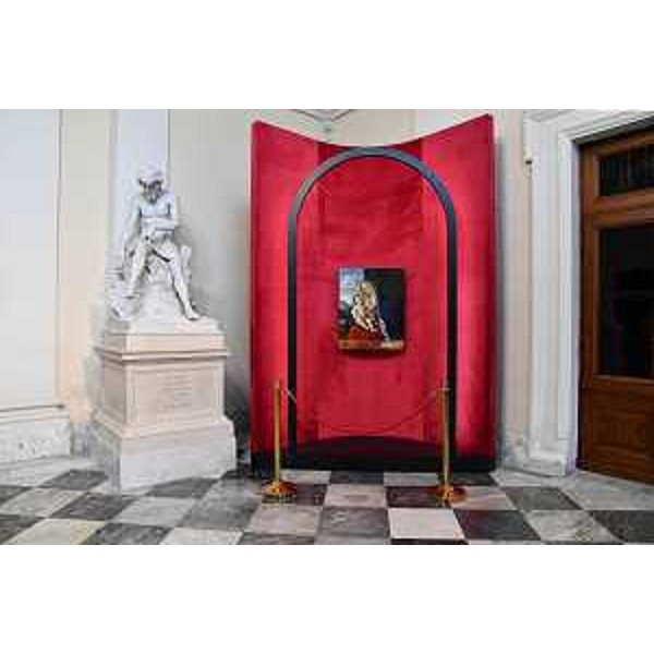 La Madonna con Bambino di Cima da Conegliano, esposta per l'iniziativa culturale "Un tesoro sconosciuto in un palazzo da scoprire" nell'atrio del Palazzo delal Regione a Trieste - La Madonna con Bambino di Cima da Conegliano, esposta per l'iniziativa culturale "Un tesoro sconosciuto in un palazzo da scoprire" nell'atrio del Palazzo delal Regione a Trieste