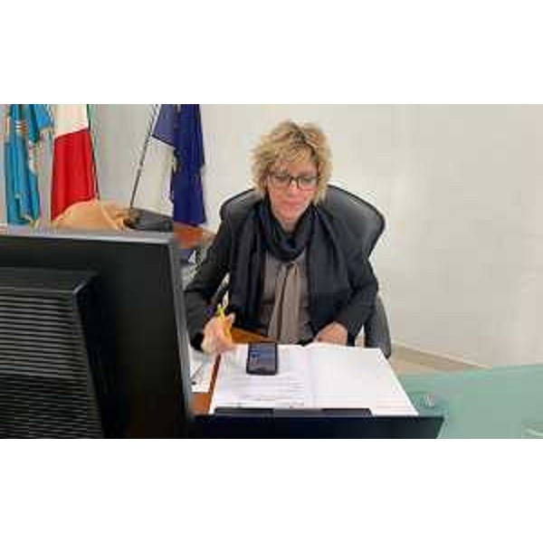 L'intervento dell'assessore alle Finanze Barbara Zilli durante il videcollegamento con il ministro Mara Carfagna - L'intervento dell'assessore alle Finanze Barbara Zilli durante il videcollegamento con il ministro Mara Carfagna