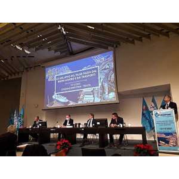 Un momento del convegno organizzato da Uiltrasporti. - Un momento del convegno organizzato da Uiltrasporti.