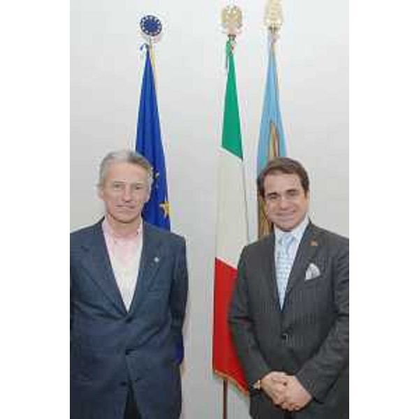 Il Presidente del Friuli Venezia Giulia e l'Ambasciatore della Repubblica del Venezuela in Italia, Rafael Alejandro Lacava Evangelista, nella sede della Regione a Trieste. (Trieste 18/02/08) 