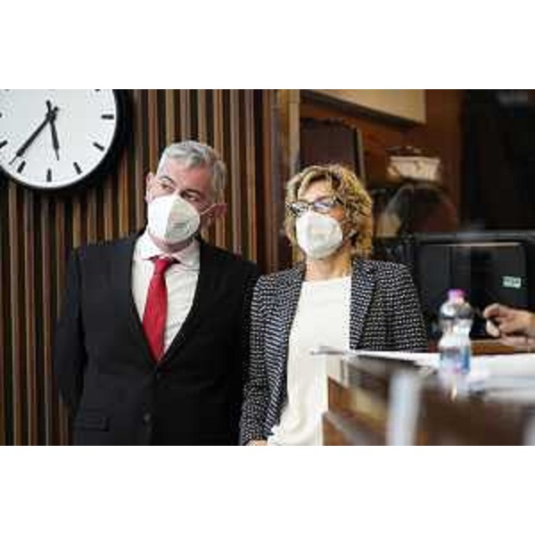 Alessandro Basso (FdI) e l'assessore Fvg alle Finanze, Barbara Zilli - Alessandro Basso (FdI) e l'assessore Fvg alle Finanze, Barbara Zilli