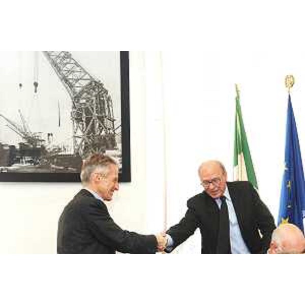 Il Presidente della Regione e il Presidente dell'Autorità Portuale di Trieste nel corso della riunione del Comitato Portuale di Trieste. (Trieste 19/02/08) 