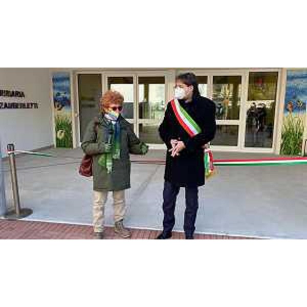 L'assessore Gibelli e il sindaco Bottecchia all'inaugurazione della Scuola primaria di Fanna. - L'assessore Gibelli e il sindaco Bottecchia all'inaugurazione della Scuola primaria di Fanna.