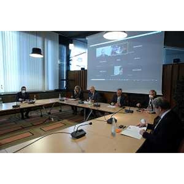 L'incontro di oggi, a cui hanno partecipato anche il presidente Josef Noggler, del vicepresidente Roberto Paccher - INCONTRO DEI PRESIDENTI DEI CONSIGLI DELLE REGIONI AUTONOME. ALLA PRESENZA DEL PRES. JOSEF NOGGLER, DEL VICEPRES. PACCHER ROBERTO, DEL PRES. WALTER KASWALDER, DEL PRES. MICCICHE’, DEL PRES. ALBERTO BERTIN, DEL PRES. MICHELE PAIS, DELLA PRES. RITA MATTEI E IN VIDEOCONFERENZA DEL PRES. PIERO MAURO ZANIN. ©FOTO MATTEO RENSI.