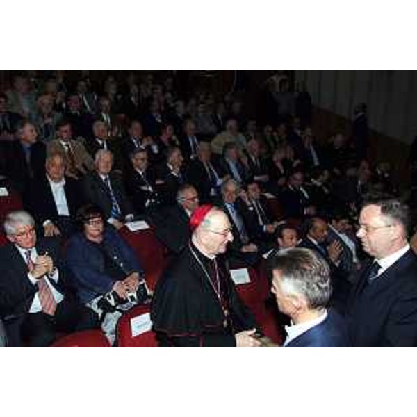 Riccardo Illy (Presidente Regione Friuli Venezia Giulia) con Alessandro Tesini (Presidente del Consiglio Regionale) e Monsignor Battisti (Arcivescovo Emerito di Udine) alla commemorazione del 30° anniversario del terremoto tenutasi a Gemona (Gemona, 04/05/06)