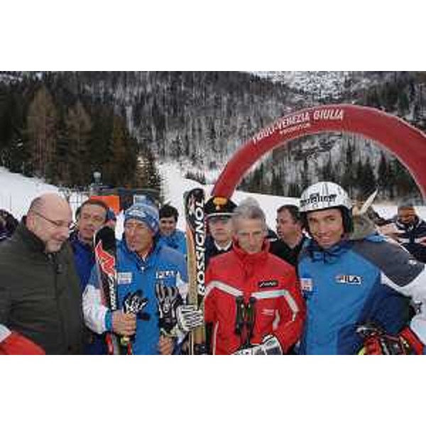 L'Assessore regionale alle Attività produttive, Gustav Thoeni, il Presidente della Regione e Giorgio Rocca all'inaugurazione del Fis Training Center di Sella Nevea. (Sella Nevea 07/03/08)