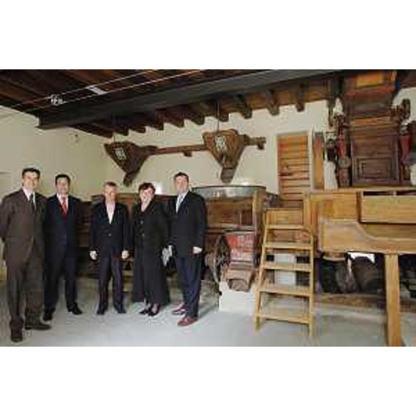 L'Assessore regionale alla Salute, l'Assessore regionale alle Autonomie locali, il Presidente della Regione, il Sindaco di Talmassons e l'Assessore regionale alle Risorse agricole visitano il Mulino Braida a Talmassons. (Talmassons 07/03/08)