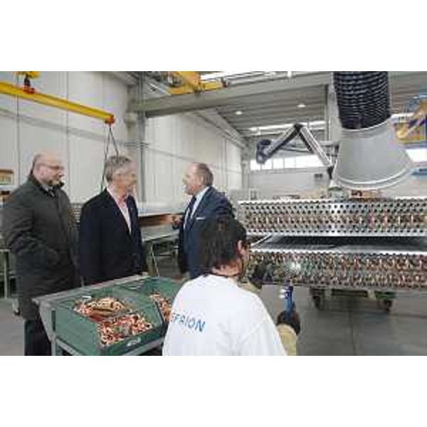 L'Assessore regionale alle Attività produttive e il Presidente della Regione visitano lo stabilimento produttivo della Refrion. (Talmassons 07/03/08) 