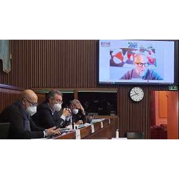 Un momento delle audizioni dei vertici di Rete Ferroviaria Italiana con, al centro, l'assessore Fvg alle Infrastrutture, Graziano Pizzimenti - Un momento delle audizioni dei vertici di Rete Ferroviaria Italiana con, al centro, l'assessore Fvg alle Infrastrutture, Graziano Pizzimenti