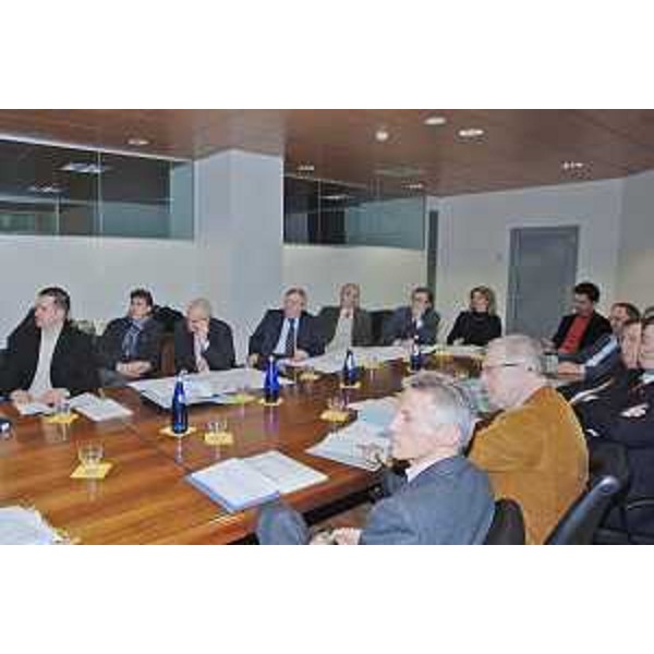 Il Presidente della Regione nel corso dell'incontro per illustrare ai rappresentanti delle organizzazioni economiche e sociali i contenuti delle intese sottoscritte dalla Regione con i Comuni sul tracciato del corridoio V, a Udine. (Udine 08/03/08)