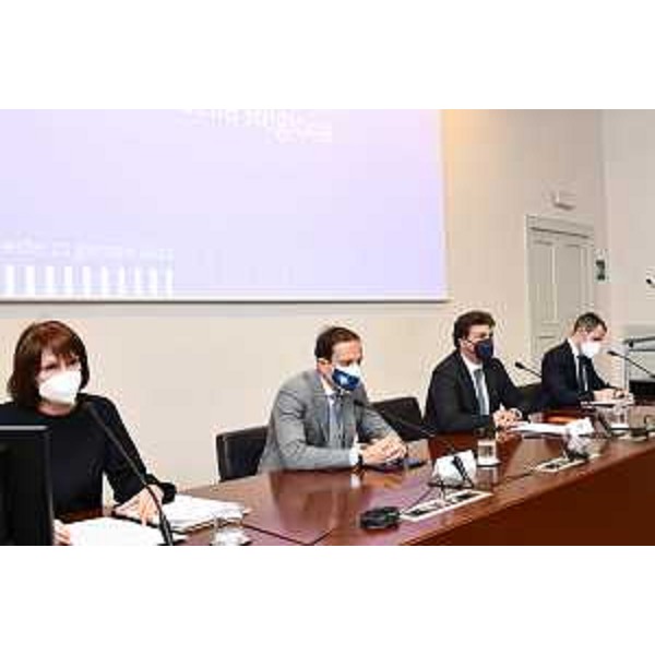 Il Governatore Massimiliano Fedriga e l'assessore regionale Alessia Rosolen alla firma del protocollo d'intesa - Il Governatore Massimiliano Fedriga e l'assessore regionale Alessia Rosolen alla firma del protocollo d'intesa