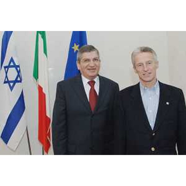 L'Ambasciatore d'Israele in Italia, Gideon Meir, e il Presidente della Regione, nella sede della Regione a Trieste. (Trieste 09/03/08)