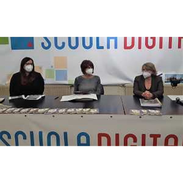 Al centro l'assessore regionale Alessia Rosolen - Al centro l'assessore regionale Alessia Rosolen