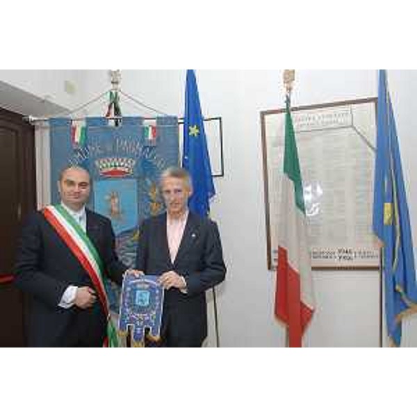 Il Presidente della Regione con il Sindaco di Pagnacco nella sede municipale di Pagnacco. (Pagnacco 14/03/08)