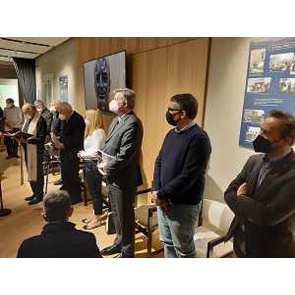 L'assessore regionale alle Lingue minoritarie Pierpaolo Roberti (secondo da destra) durante la benedizione della Sala Peterlin di Trieste, ristrutturata con risorse regionali. Al centro il ministro per gli Sloveni nel mondo Helena Jaklitsch - L'assessore regionale alle Lingue minoritarie Pierpaolo Roberti (secondo da destra) durante la benedizione della Sala Peterlin di Trieste, ristrutturata con risorse regionali. Al centro il ministro per gli Sloveni nel mondo Helena Jaklitsch